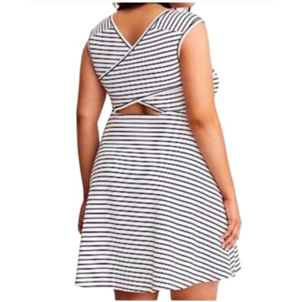 Torrid Black White Striped V Neck Criss Cross‎ Back Skater Dress Plus Size 2